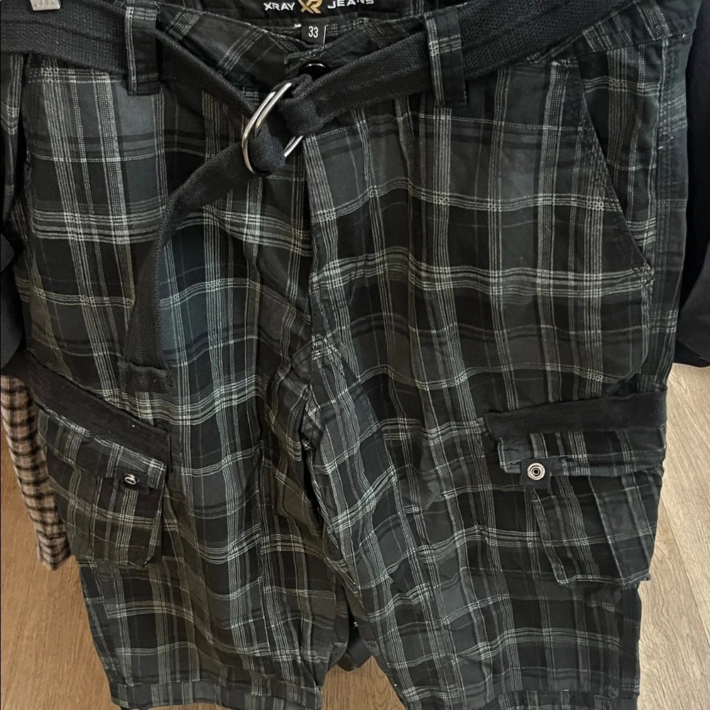 Men's Black Plaid Belted Cargo Shorts - Picture 4 of 5